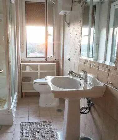 Interno 20 La Casetta A Magliana Stazione * Rome